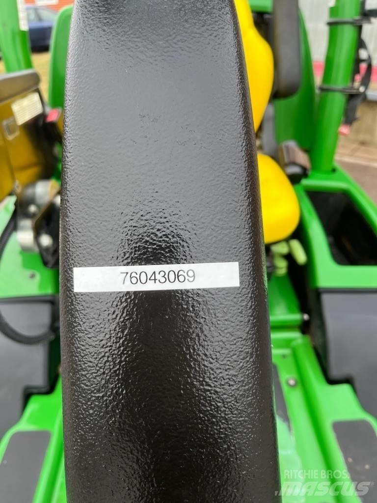 John Deere 9009 Kosačky na kosenie roughov a semiroughov