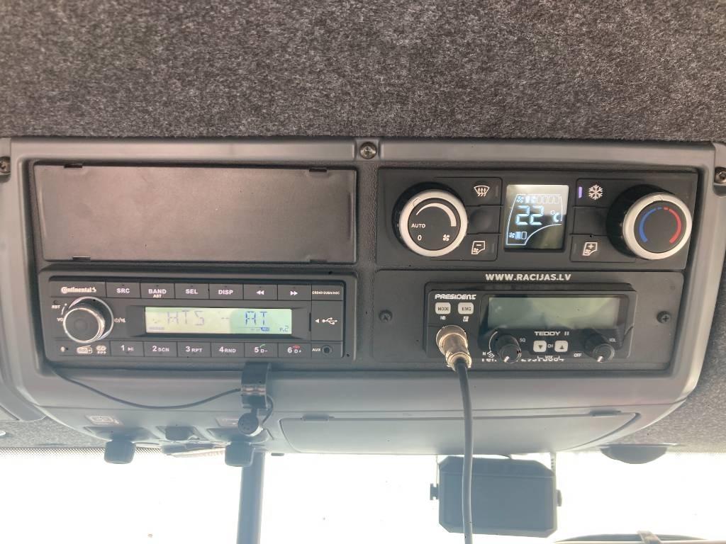 Valtra Q 305 Traktory