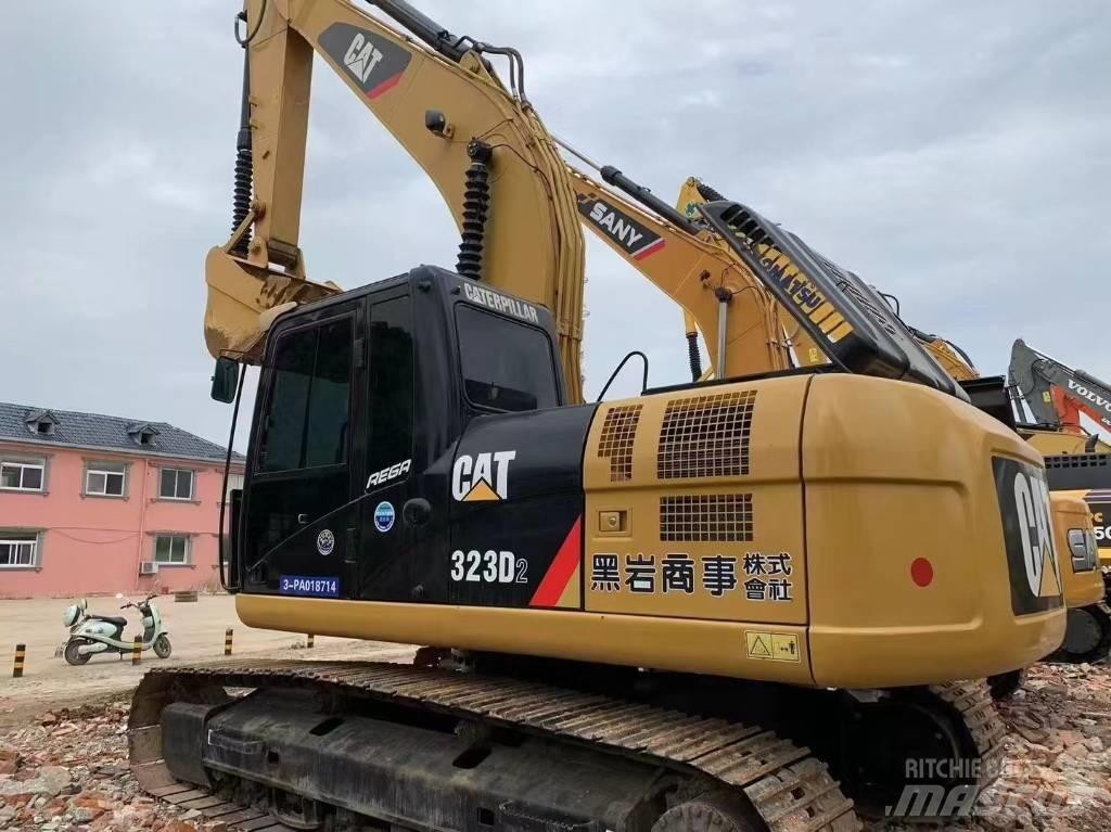 CAT 323 D L Pásové rýpadlá