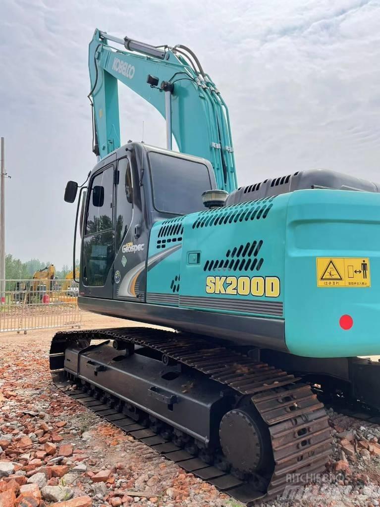 Kobelco 200 Pásové rýpadlá