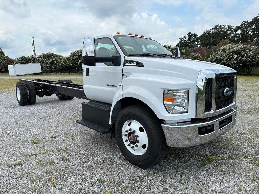 Ford F 750 Nákladné vozidlá bez nadstavby