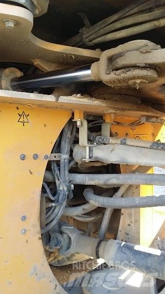 Volvo L180G Kolesové nakladače