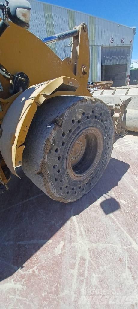 CAT 930 M Kolesové nakladače