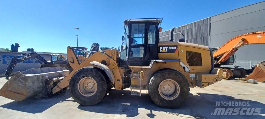 CAT 930 M Kolesové nakladače