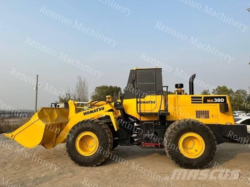 Komatsu WA380 Kolesové nakladače