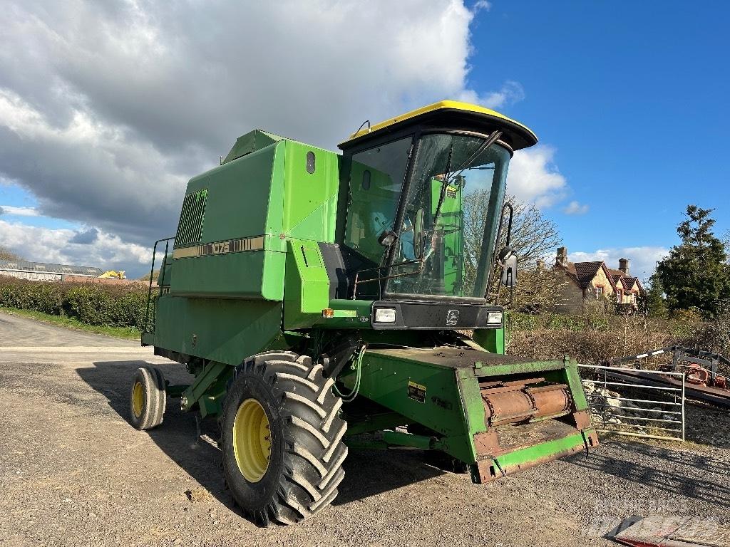 John Deere 1075 Kombinované zberacie stroje