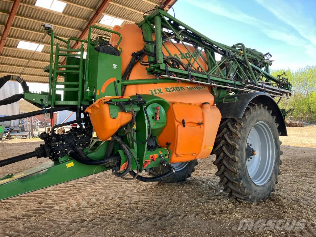 Amazone UX 5200 Ťahané postrekovače