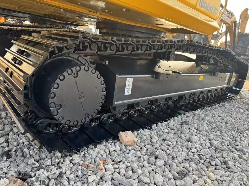 Komatsu 240-8N1 Pásové rýpadlá