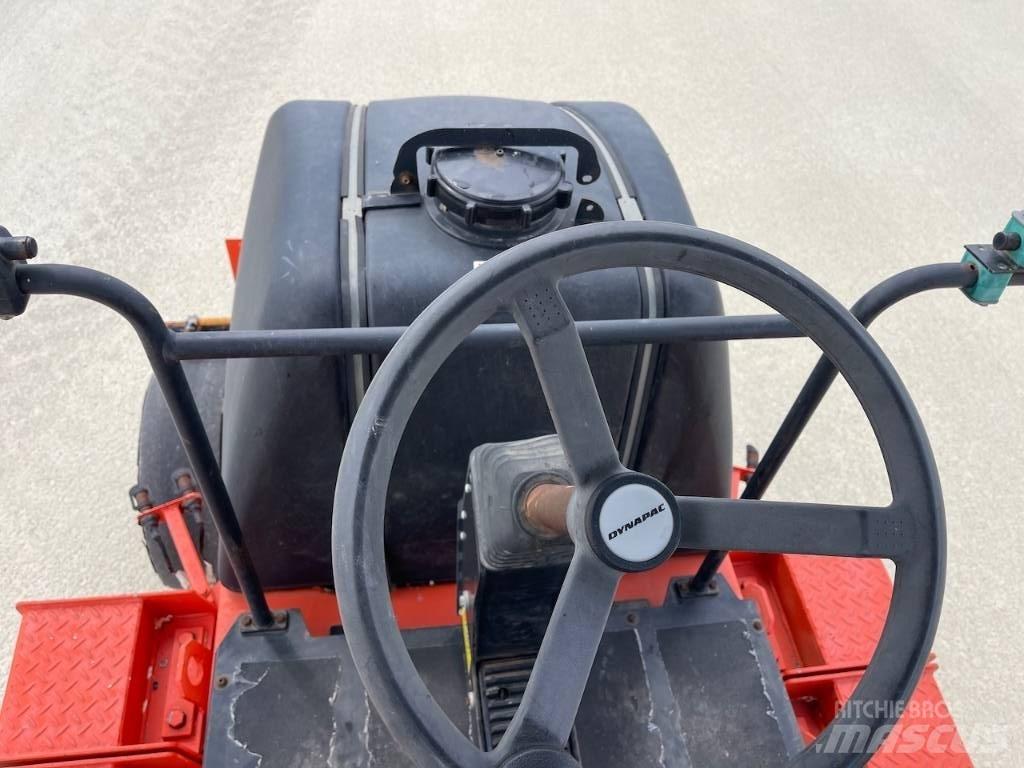 Dynapac CP 142 Pneumatikové valce