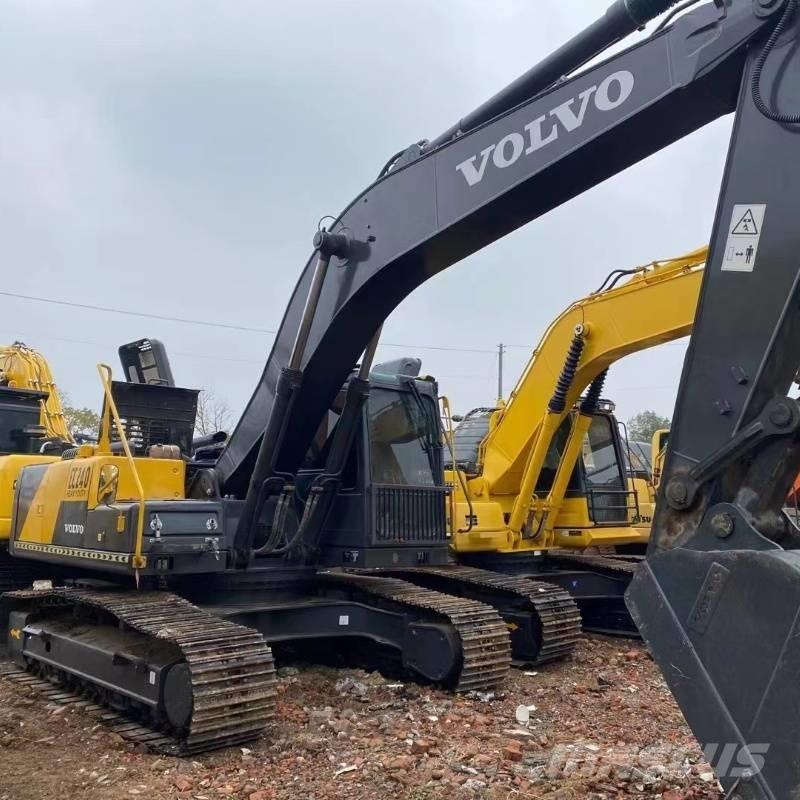 Volvo EC 240 Pásové rýpadlá