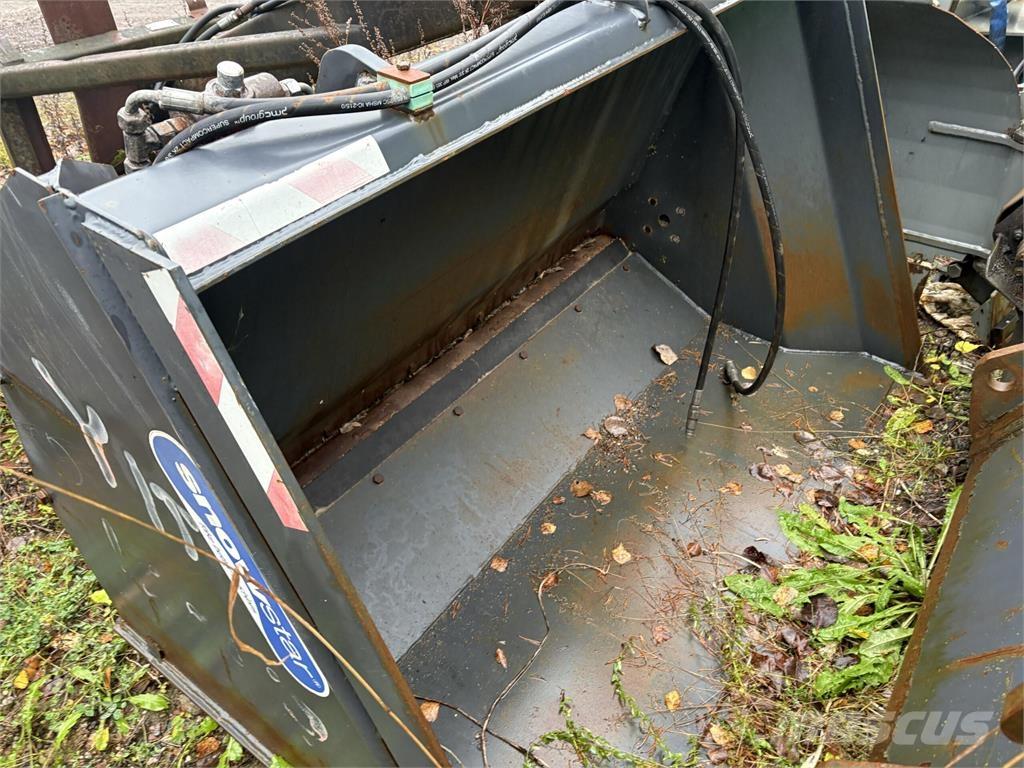 Snowstar HK700L Posýpače soli a piesku