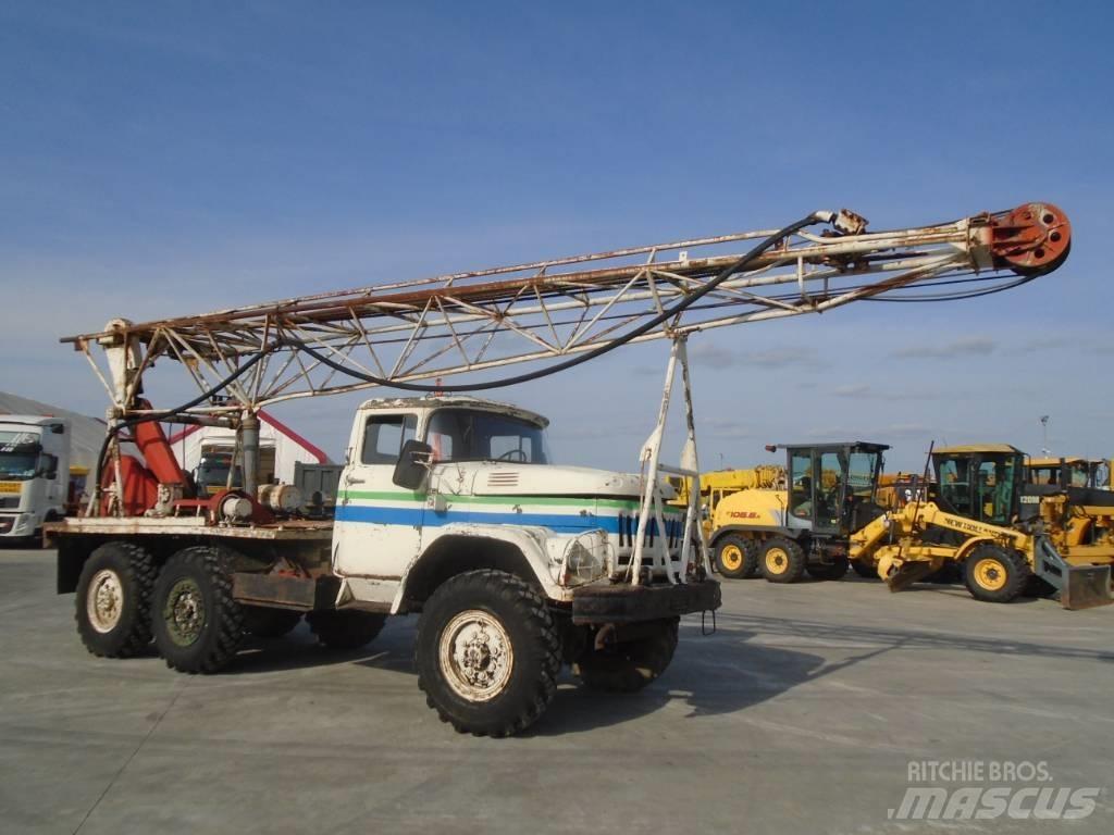 ZIL 6×6 Mobilná vrtná súprava