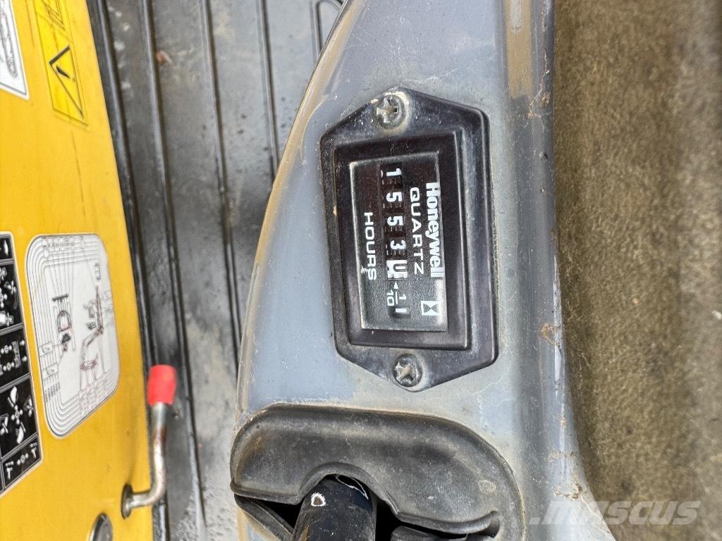 Yanmar SV08 (1C171) Mini rýpadlá < 7t