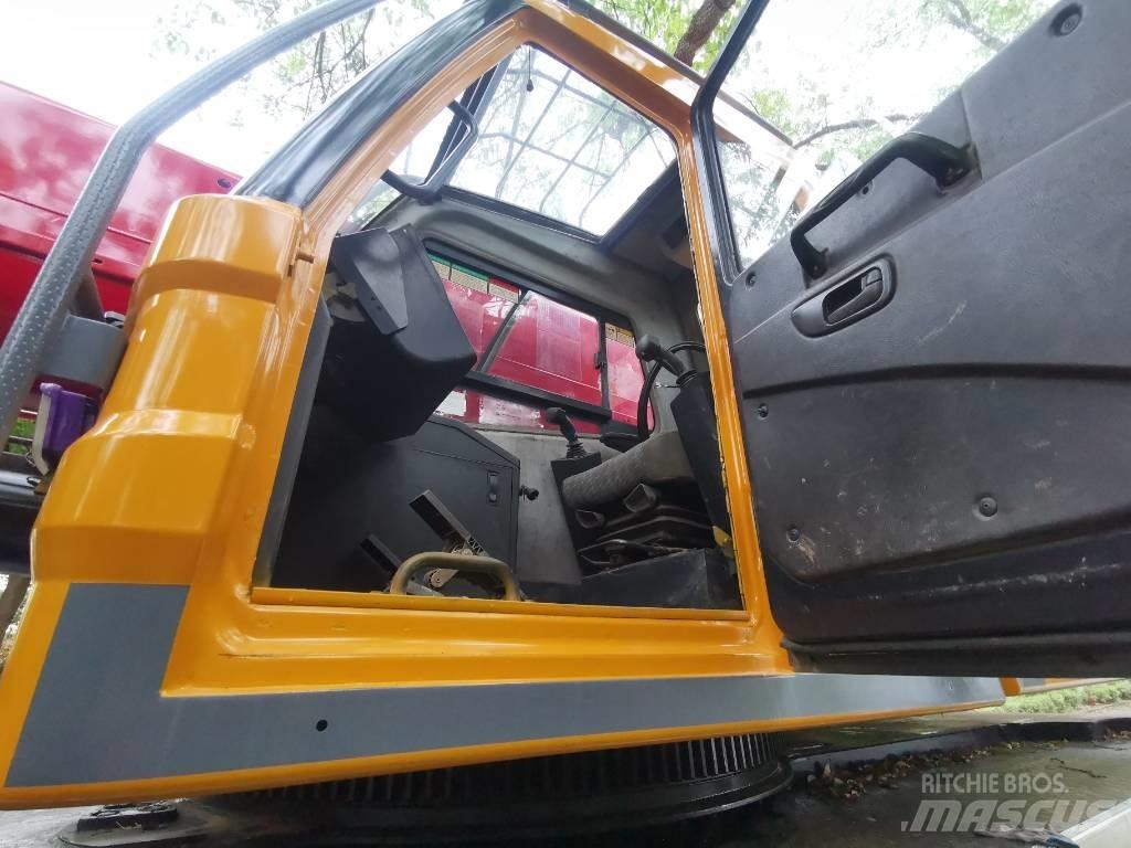 Sany STC 1250 Univerzálne terénne žeriavy