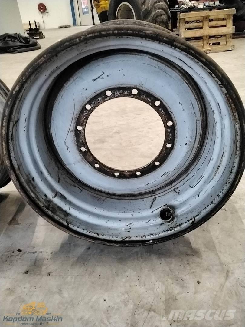 Valmet 901 20x34 Pneumatiky, kolesá a ráfiky