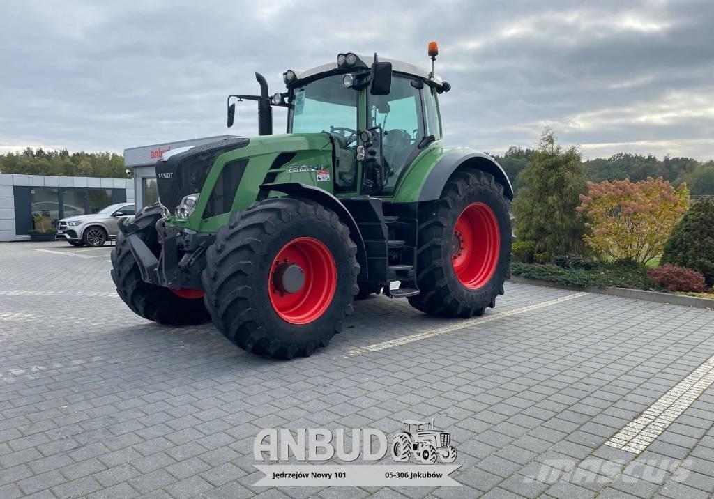 Fendt 826 Vario Traktory