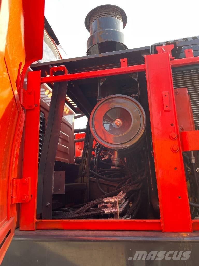 Doosan DX 225 LCA Pásové rýpadlá