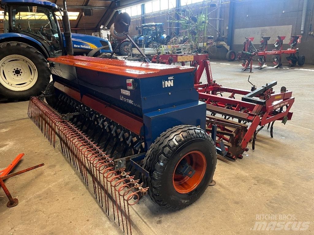 Nordsten CLF 400 Mechanické sejačky