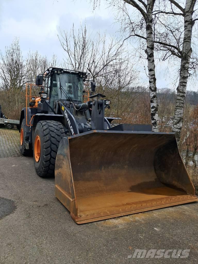 Develon DL 420 CVT-7 Kolesové nakladače