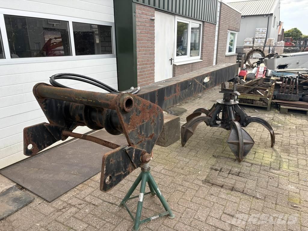 Manitou jip Teleskopické manipulátory