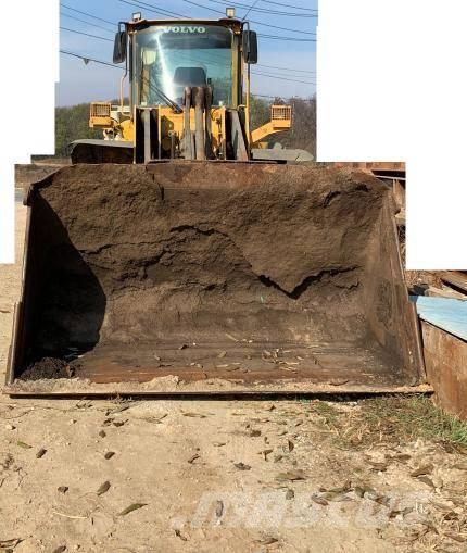 Volvo L 120 E Kolesové nakladače