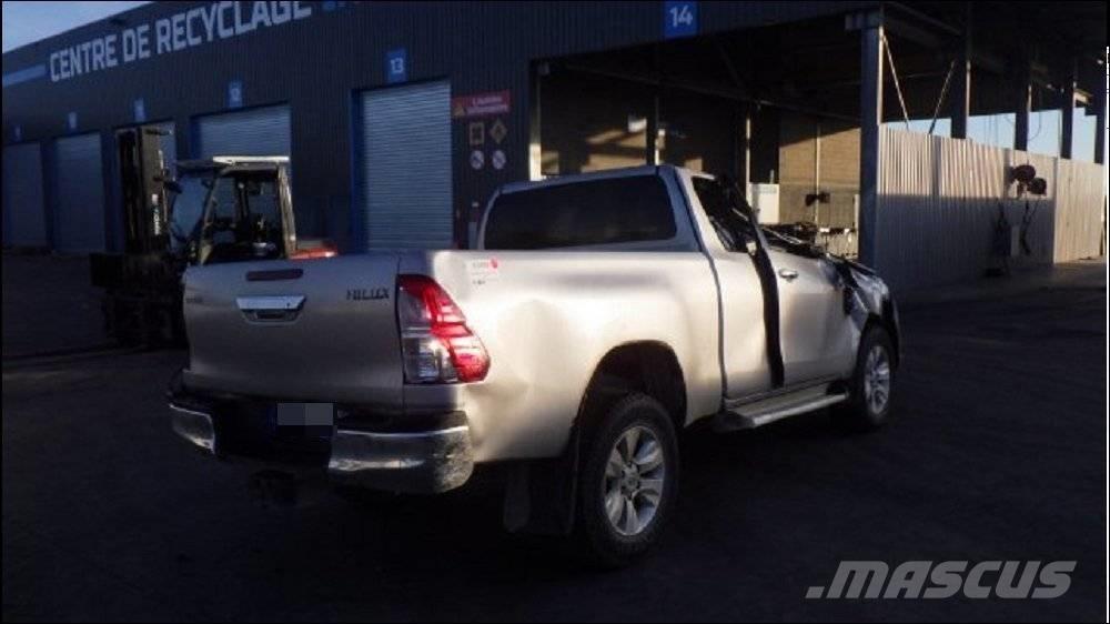 Toyota Hilux 5 Iné