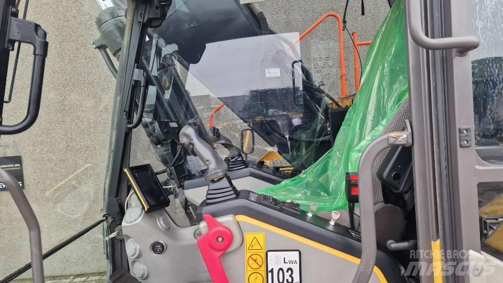 Volvo EC 250 EL Pásové rýpadlá