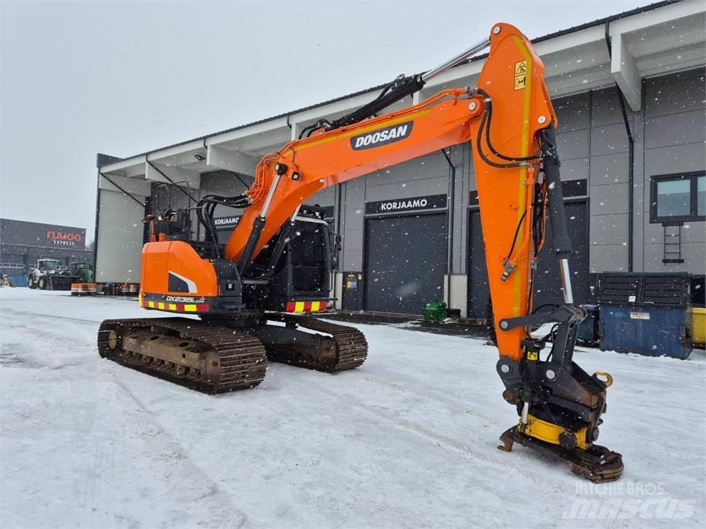Doosan DX235LCR-5 Pásové rýpadlá