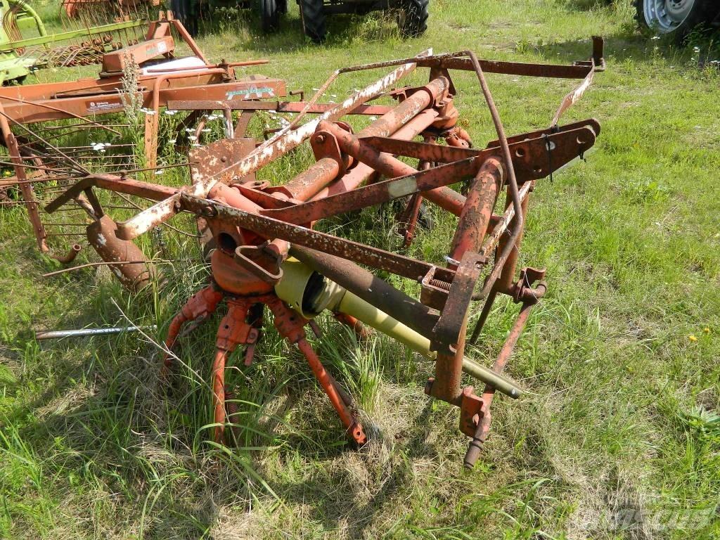 Kuhn 3.2 Obracače a zhrabovače sena