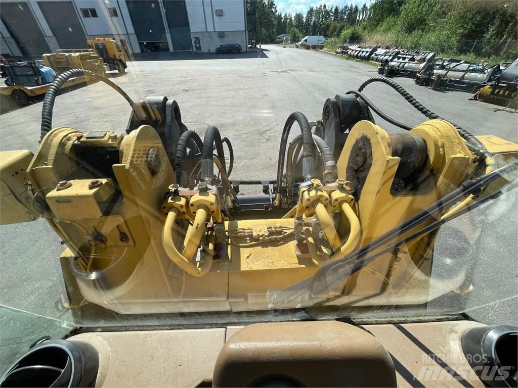 CAT 936F Kolesové nakladače