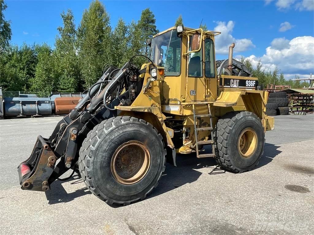 CAT 936F Kolesové nakladače