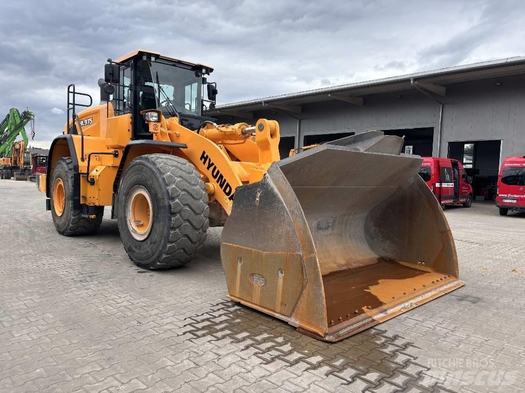 Hyundai HL 975 Kolesové nakladače