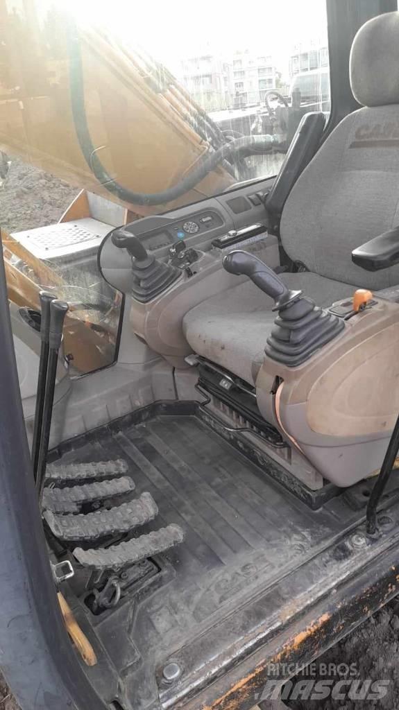 CASE CX 210 B Pásové rýpadlá