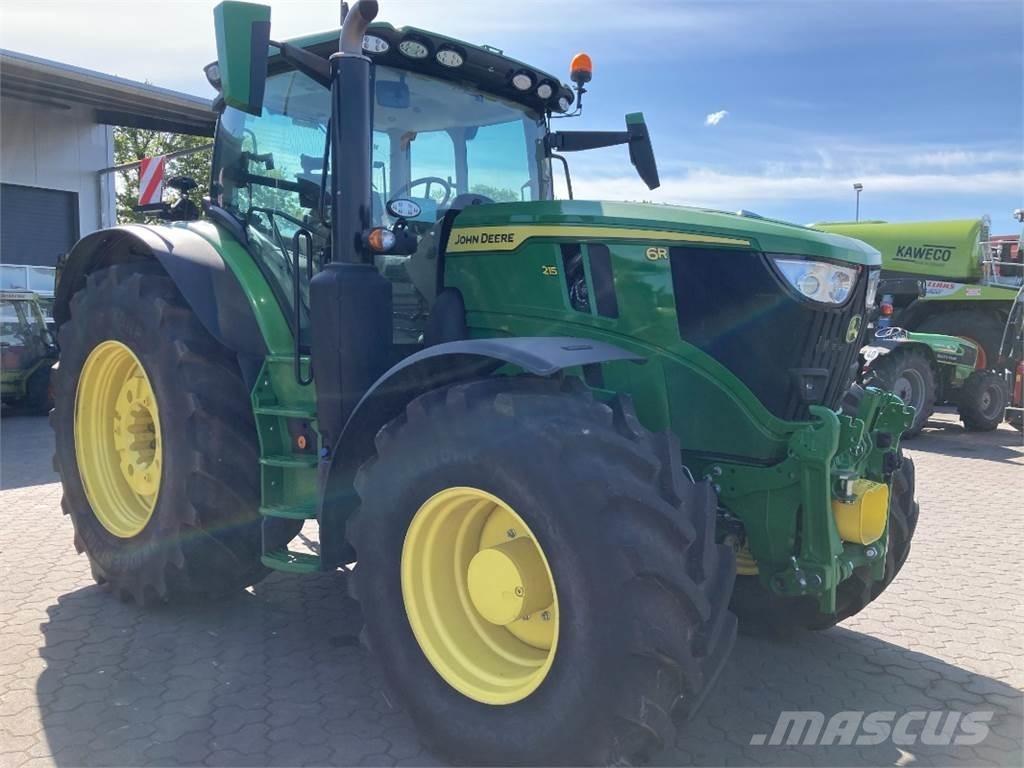 John Deere 6R215 Traktory