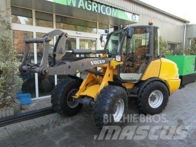 Volvo L25-B Kolesové nakladače