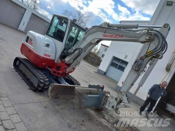 Takeuchi TB 240 DPF Mini rýpadlá < 7t