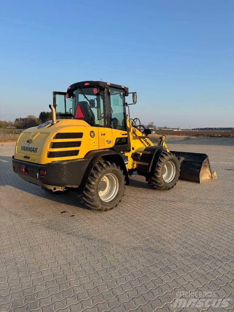 Yanmar V 120 Kolesové nakladače