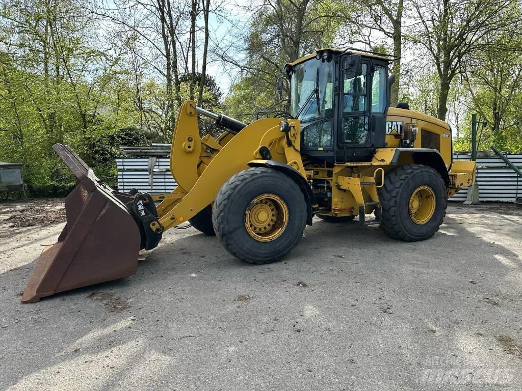 CAT 938M Kolesové nakladače