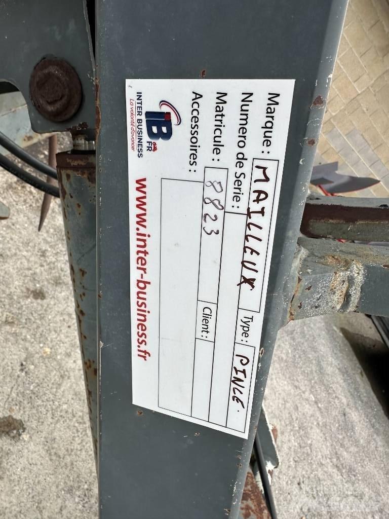  MANIBALLE MAILLEUX Vidlicové úchyty