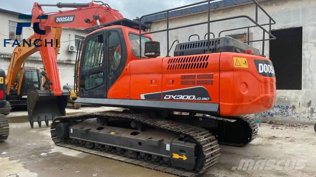 Doosan DX 300 LC Midi rýpadlá 7 t - 12 t