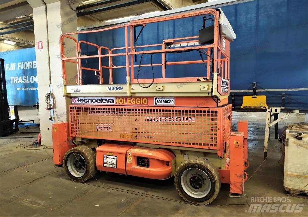 JLG M 4069 Nožnicové zdvíhacie plošiny