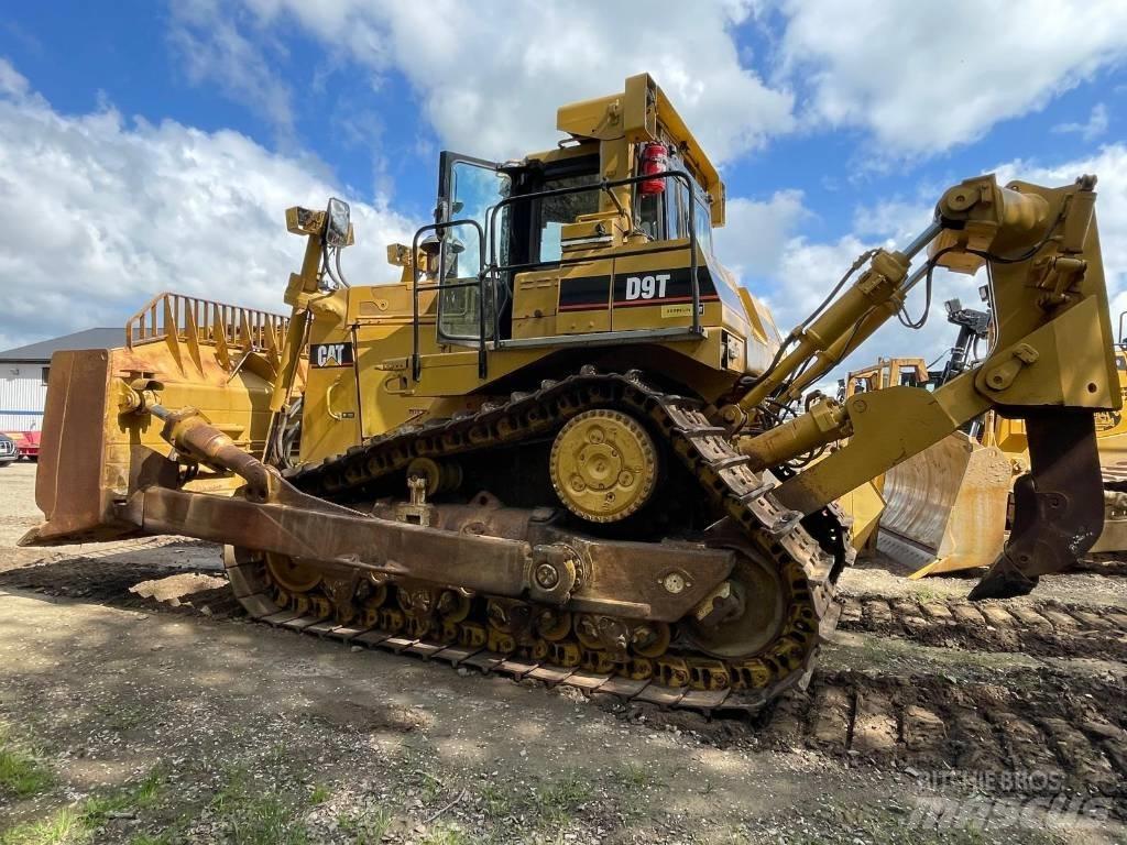 CAT D 9 T Pásové dozéry