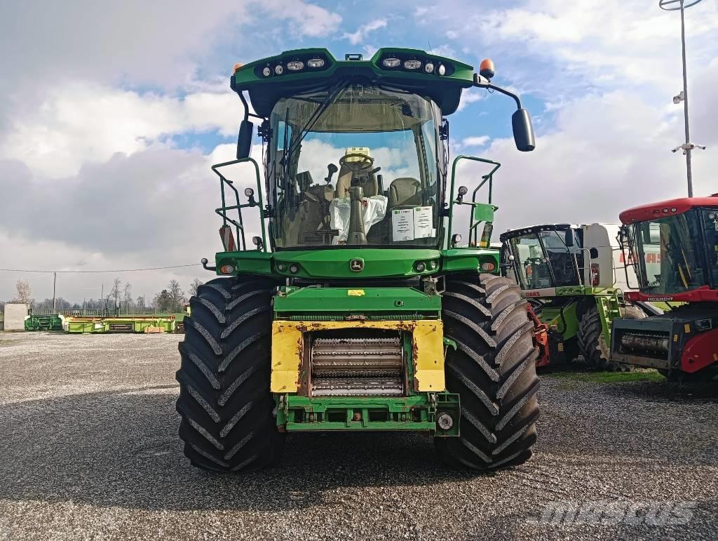 John Deere 8800 Samochodné kosačky