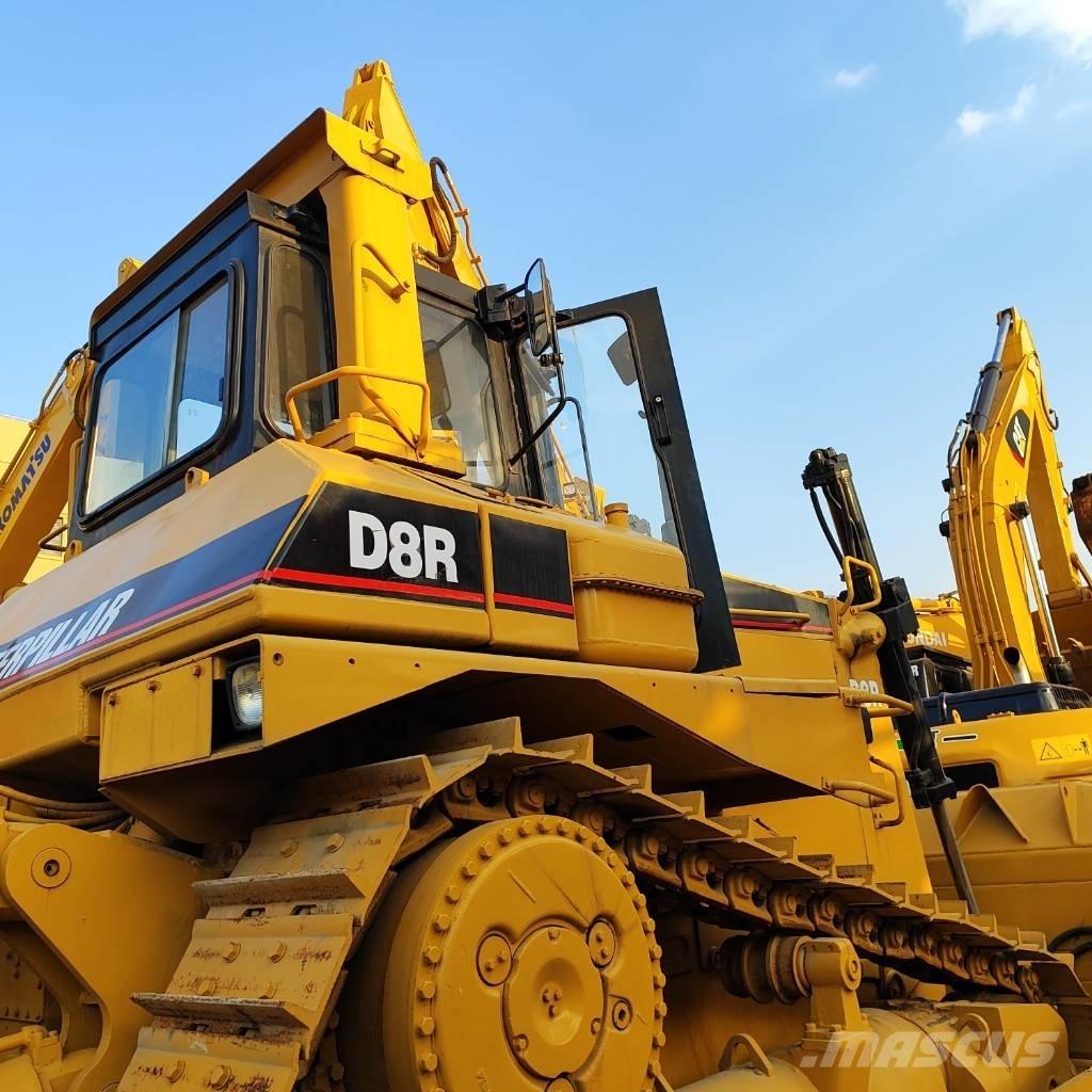 CAT D 8 R Pásové dozéry