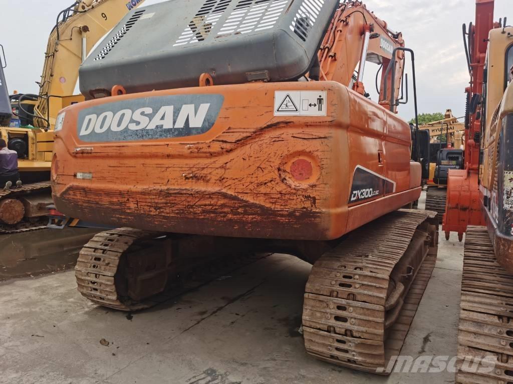 Doosan DX300LC-9C Pásové rýpadlá