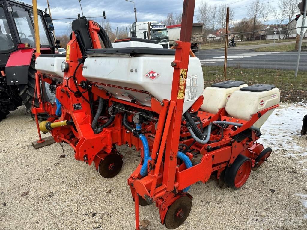 Kuhn Maxima 2 T Sadiace stroje