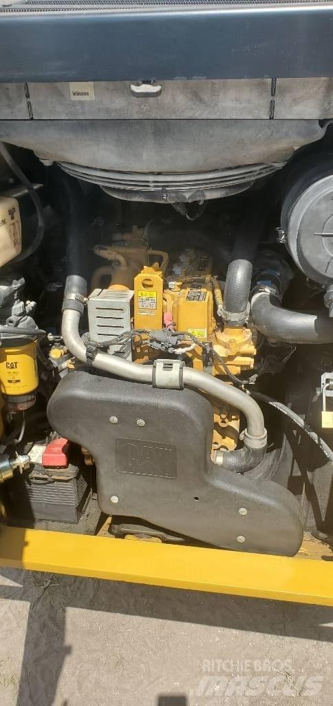 CAT 279 D Šmykom riadené nakladače