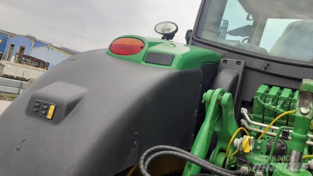 John Deere 6R165 Traktory