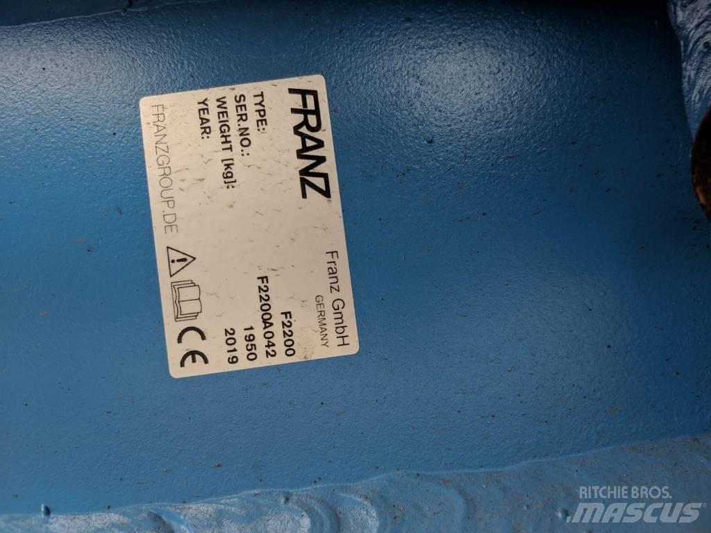 Franz F Hydraulické baranidlá na zatĺkanie pilotov