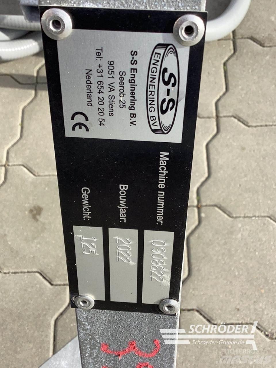  STRAßENREINIGER Ďalšie poľnohospodárske stroje